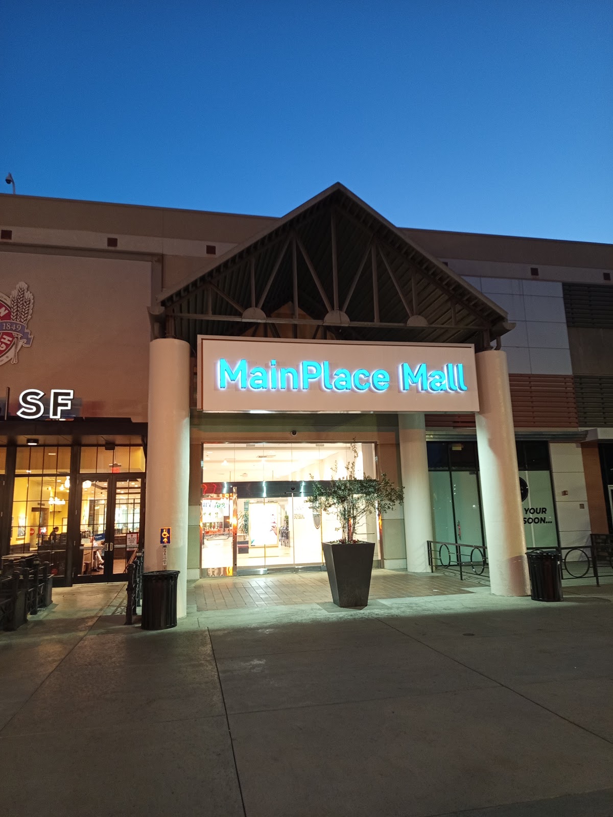 MainPlace Mall Santa Ana