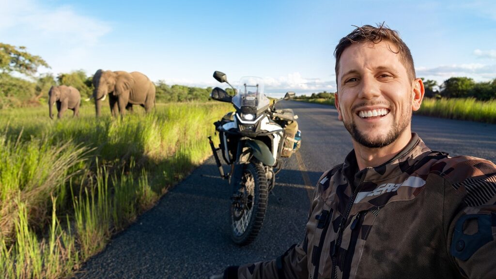 Riding the Elephant Highway (Safari for FREE)